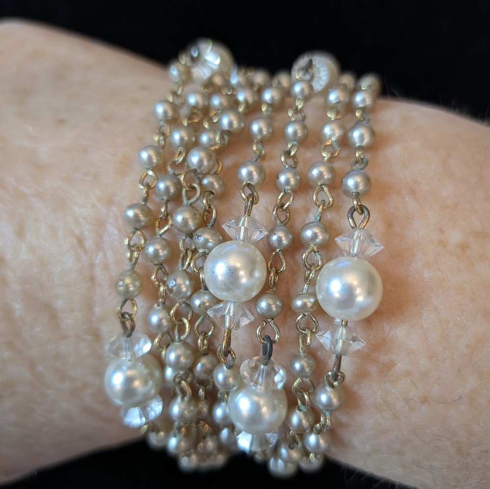 Vintage Lisner Gold Glass Pearl And Crystal Bracelet